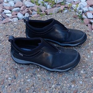Merrell black leather Dewbrook Moc slip on waterpoof shoes women's sz 6